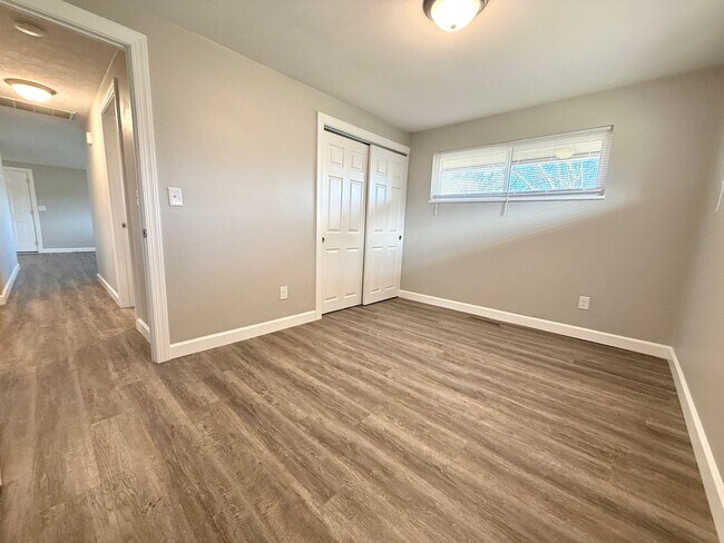 Building Photo - 301 Lesher Dr