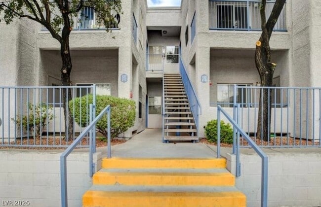 Building Photo - 2201 Ramsgate Dr