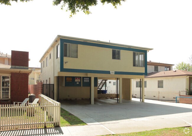 Building Photo - 1418 Pearl St