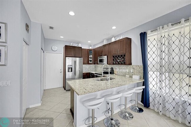 Building Photo - 5418 Sunseeker Blvd