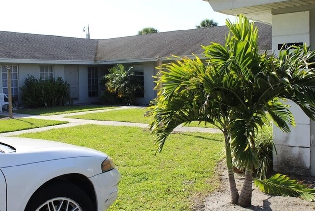 Building Photo - 1785 6th Ave