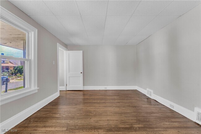 Building Photo - 4808 E 84th St