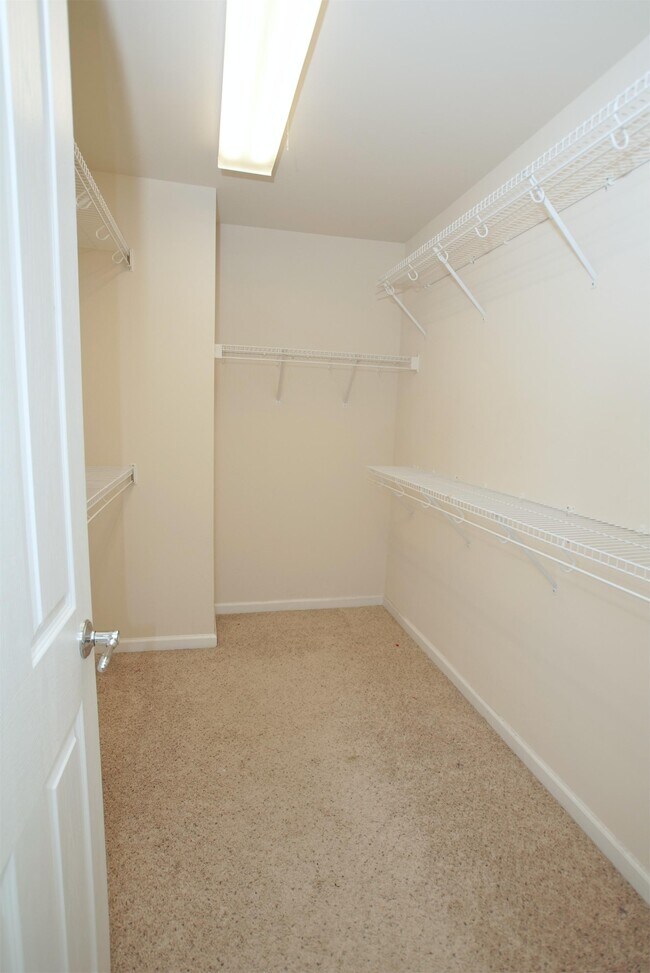Building Photo - 2105 Corwith Dr