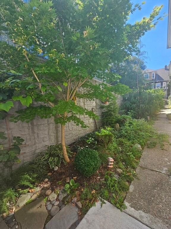 Building Photo - 360 Beech St