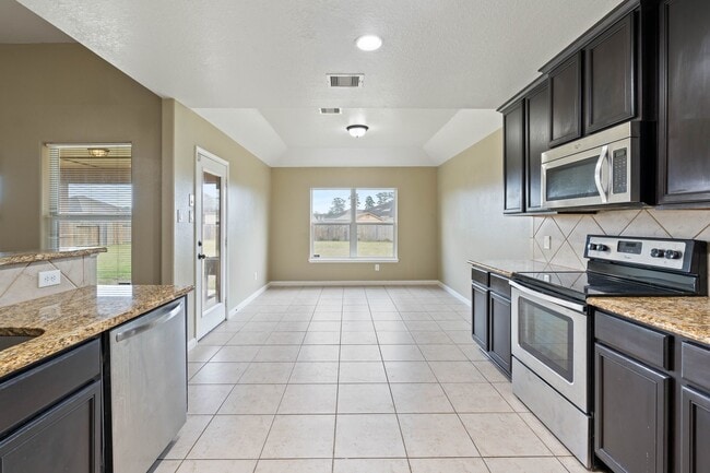 Building Photo - 18875 Maverick Ranch Rd E