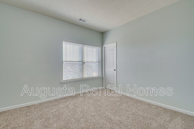 Building Photo - 633 Colston Ave