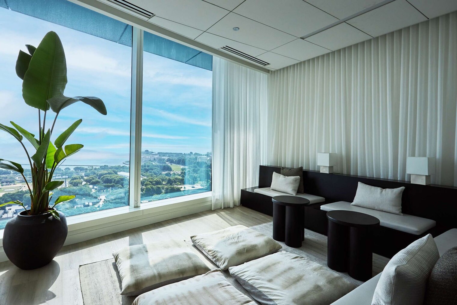 Building Photo - 1000 S Michigan Ave