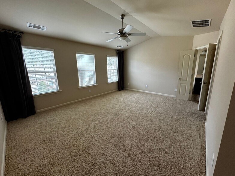 Building Photo - 3092 Brockenhurst Dr