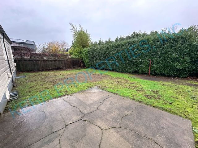 Building Photo - 4920 NE 35th Ave