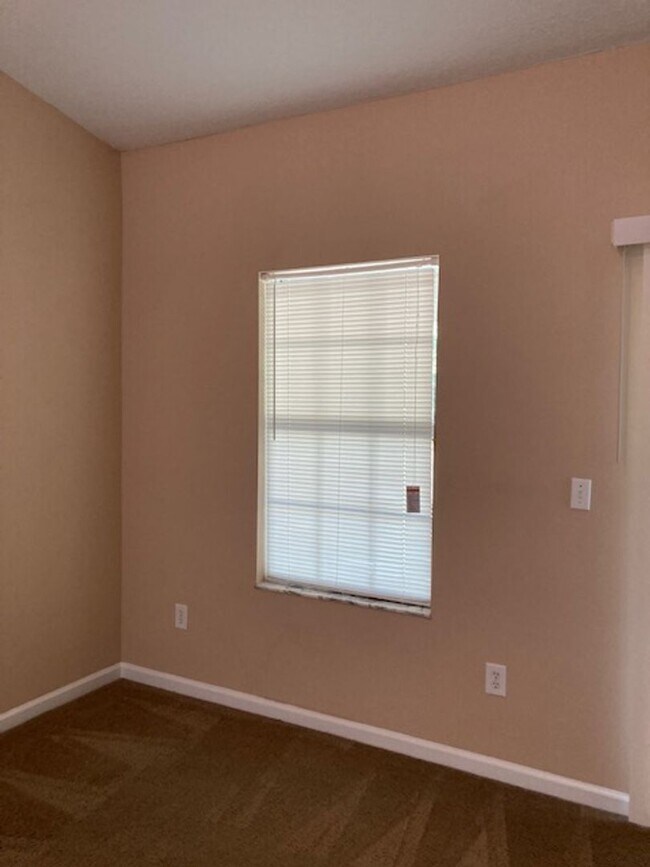 Building Photo - 7 Wells Pl