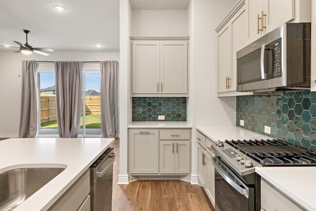 Building Photo - 821 Beaverton Dr