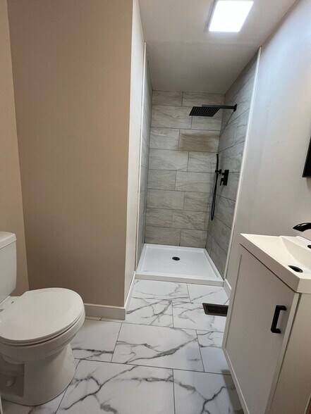 Building Photo - 4121 Foxglove Rd