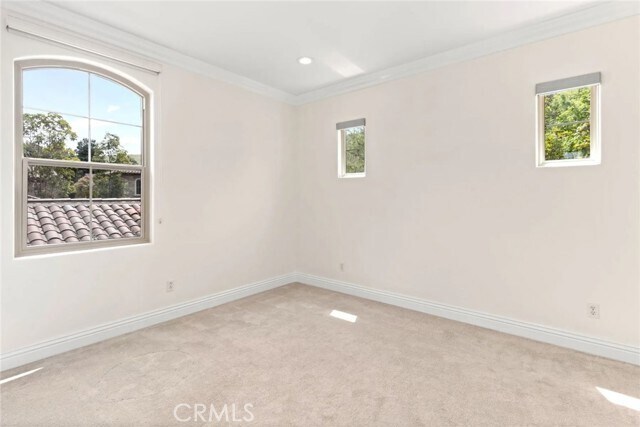 Building Photo - 61 Shade Tree