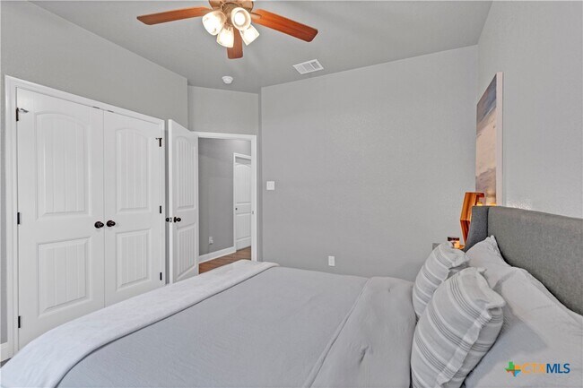 Building Photo - 8508 Glade Dr