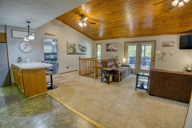 Building Photo - Monthly Waterfront Cabin with Slip