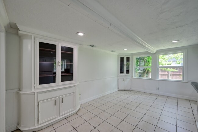 Building Photo - 29906 Hunters Rd