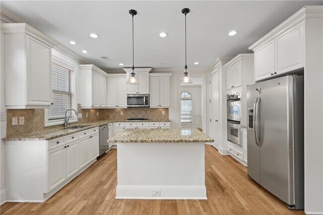Building Photo - 319 Barbados Ln