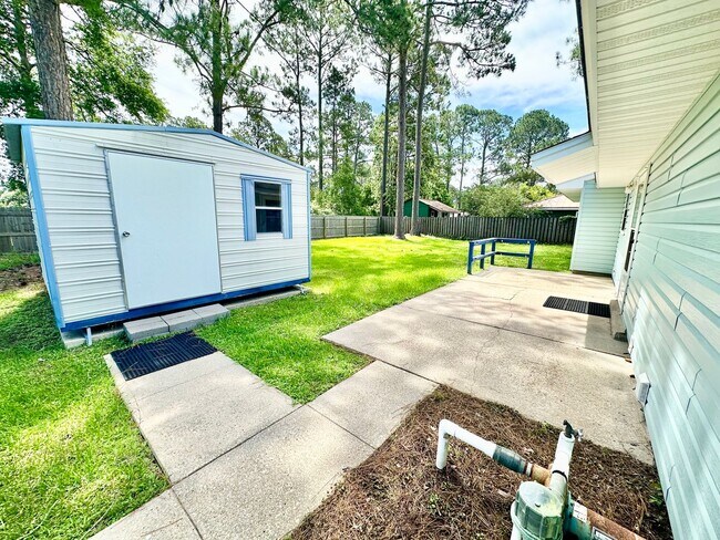 Building Photo - Nice 4 Bedroom 2 Bath House for Rent!
