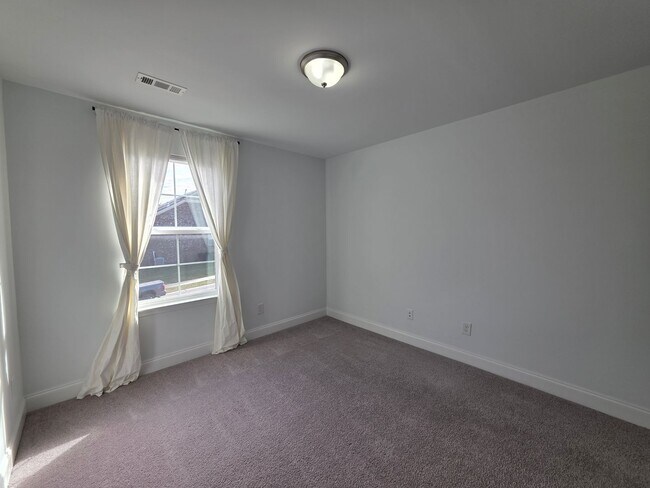 Building Photo - 3-Bedroom Townhome with Bonus Room & Resort-Style Amenities -No Pets