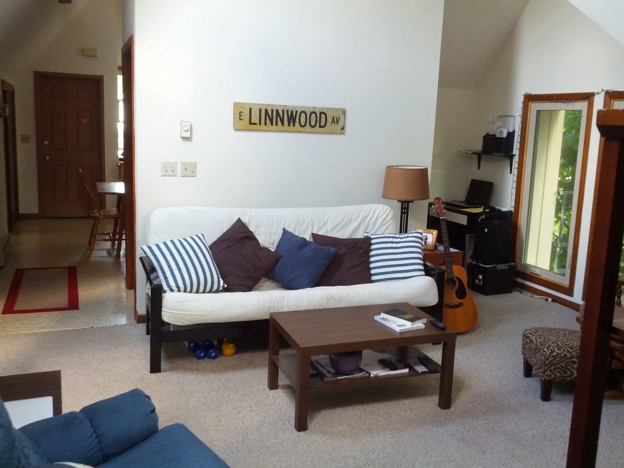 Living room - 3120 N Cambridge Ave