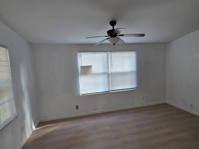 Building Photo - Cozy 3 Bed, 1 Bath Home~Afforable~New Mech...