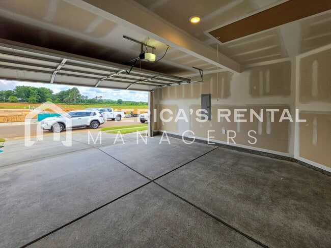 Building Photo - 4025 River Bend Rd