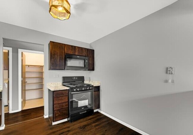 Building Photo - 609 Hanover Ct