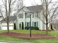Building Photo - Large 3 bedroom in Jamestown subdivision!!