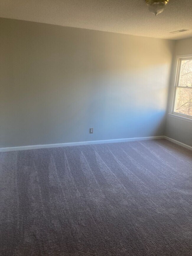 Building Photo - 716 Bluffridge Trail