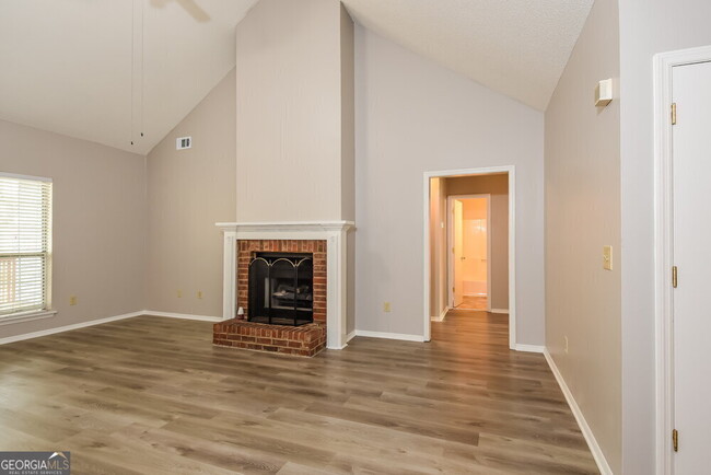 Building Photo - 4034 Sharon Woods Dr