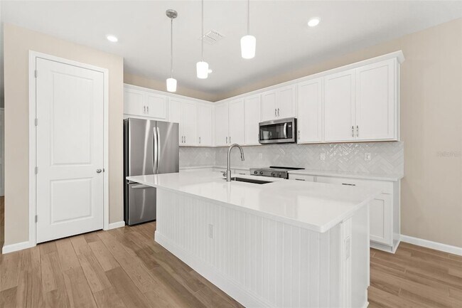 Building Photo - 17055 Haggerty Hollow Dr
