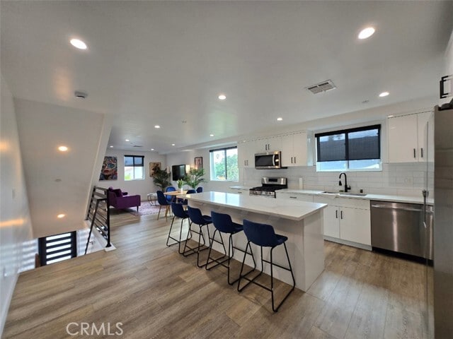 Building Photo - 837 N Harvard Blvd