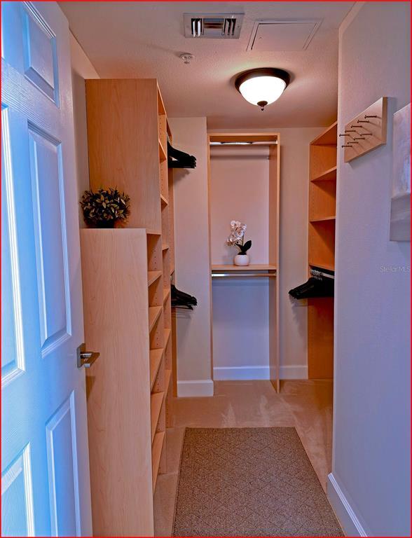 Building Photo - 322 E Central Blvd