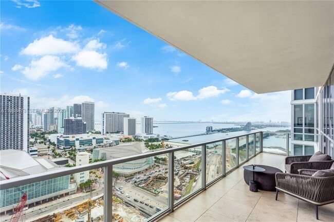 Building Photo - 1100 Biscayne Blvd