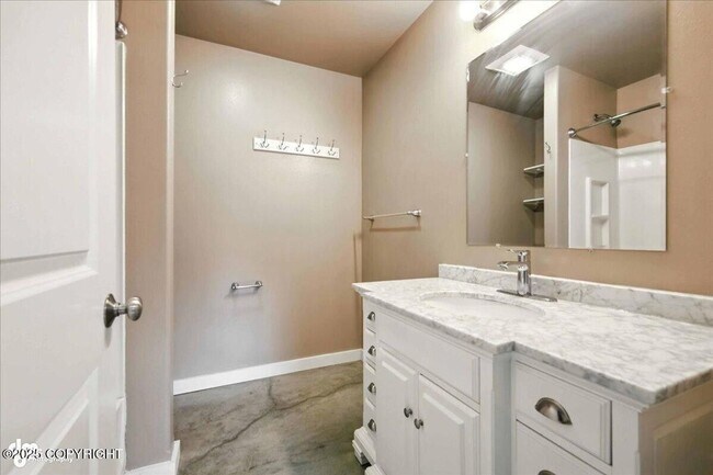 Building Photo - 1115 Spring Dr