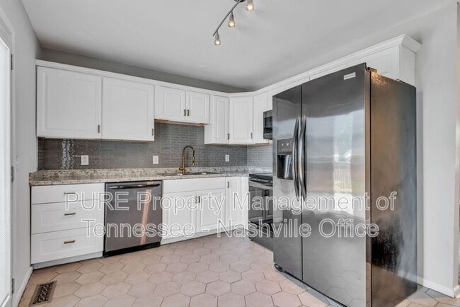 Building Photo - 1715 24th Ave N