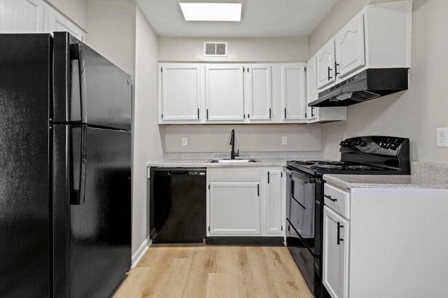 Building Photo - The Hills Apartment Homes