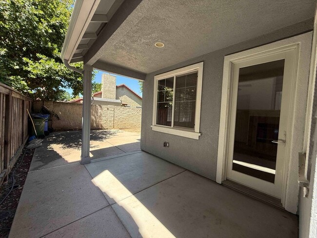 Building Photo - Great 3 Bedroom In Elk Grove