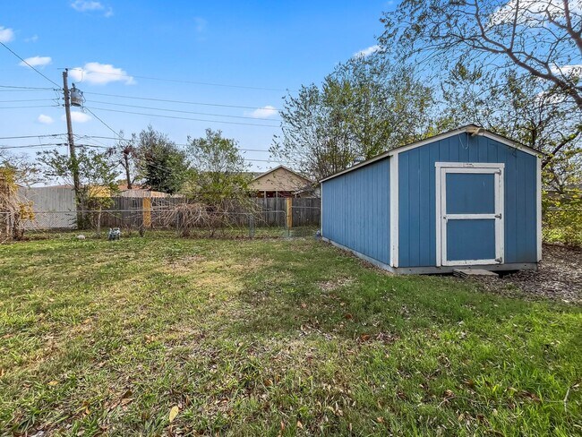 Building Photo - Charming 3-Bed Home in North Ridge Estates Mesquite