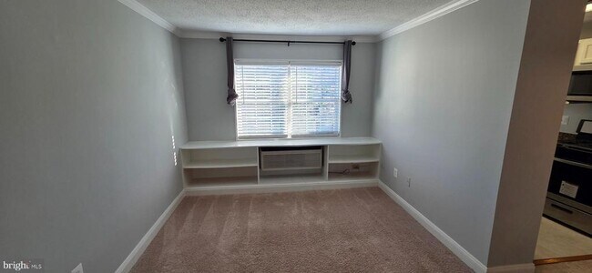 Building Photo - 2301 Farrington Ave