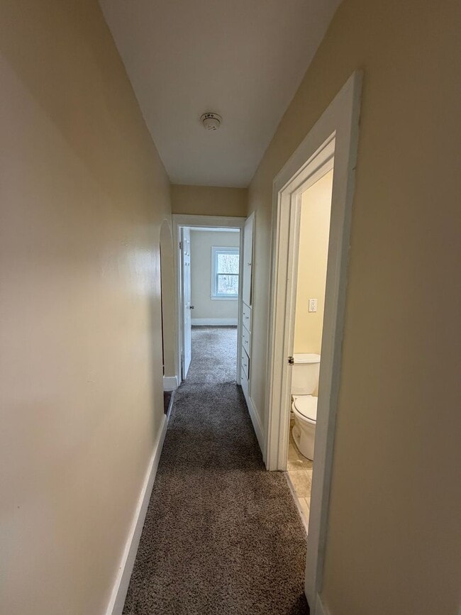 Building Photo - 2 Bed / 1 Bath House for Rent — Lansing, MI