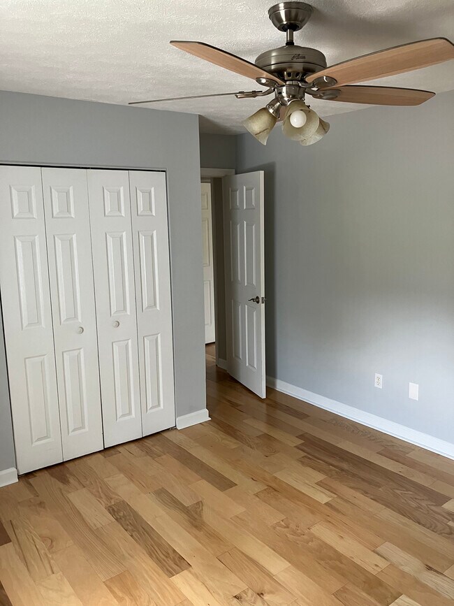 Building Photo - 77 Hennig Dr