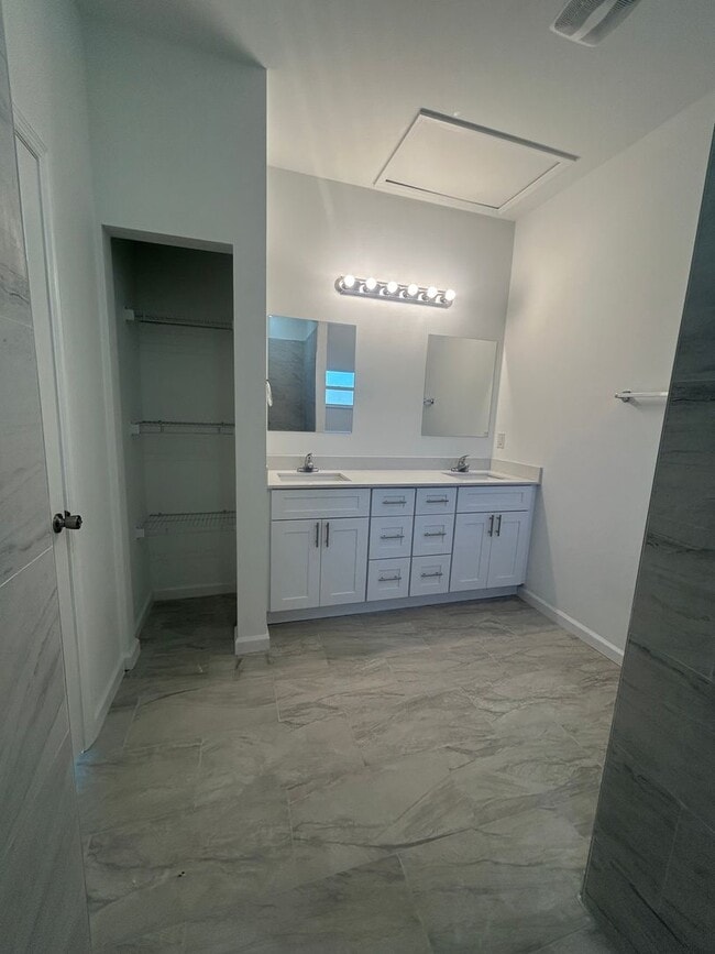 Building Photo - BRAND NEW CONSTRUCTION- 4 Bedroom 2 Bath-2 Car Garage-Serene Lake Placid Location