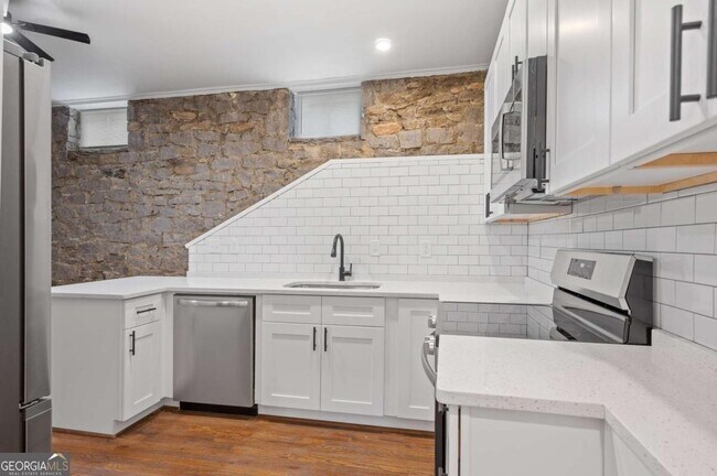 Building Photo - 360 Ponce De Leon Ave NE