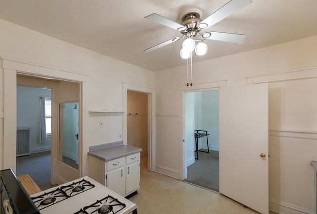 Building Photo - 202 Ridgeland Ave