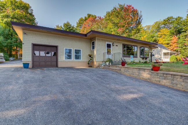 MID CENTURY HOUSE