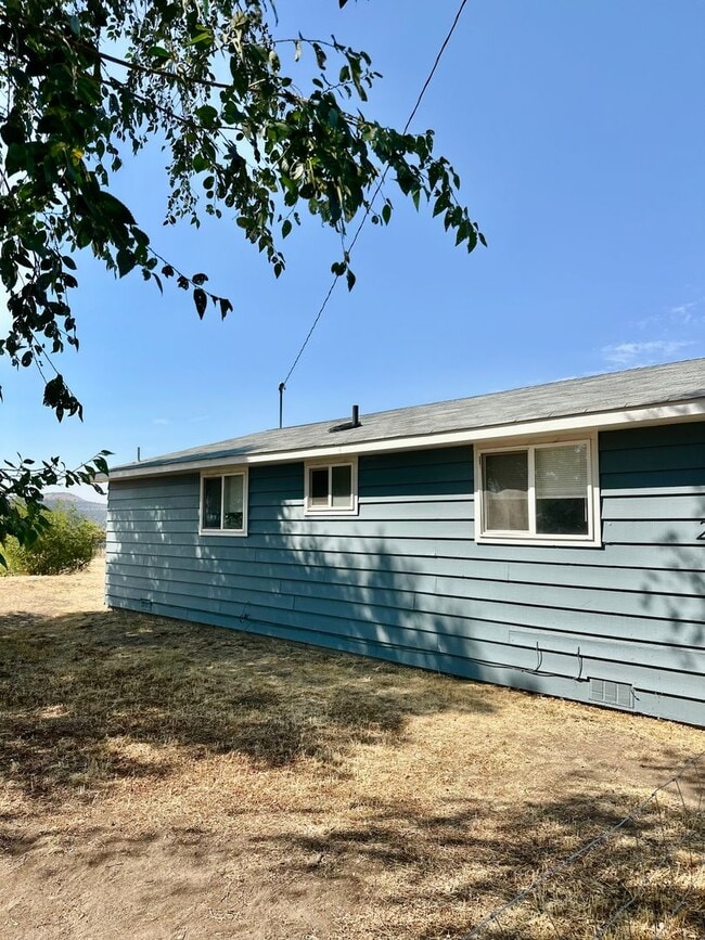 Building Photo - Nice home for rent in Metolius!