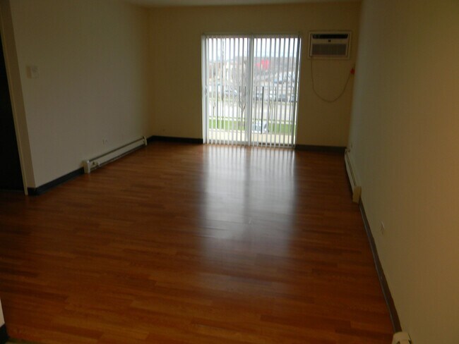 Building Photo - 311 Hawthorne Cir