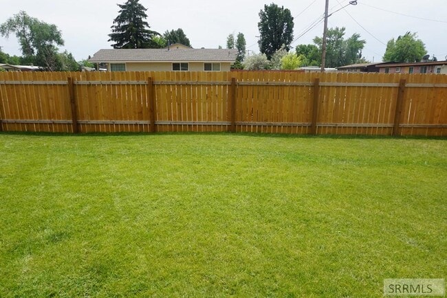 Building Photo - 613 Sykes Dr