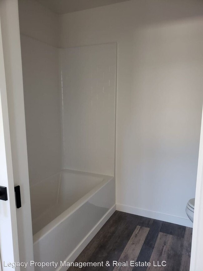 Building Photo - 632 McCorkle Ave